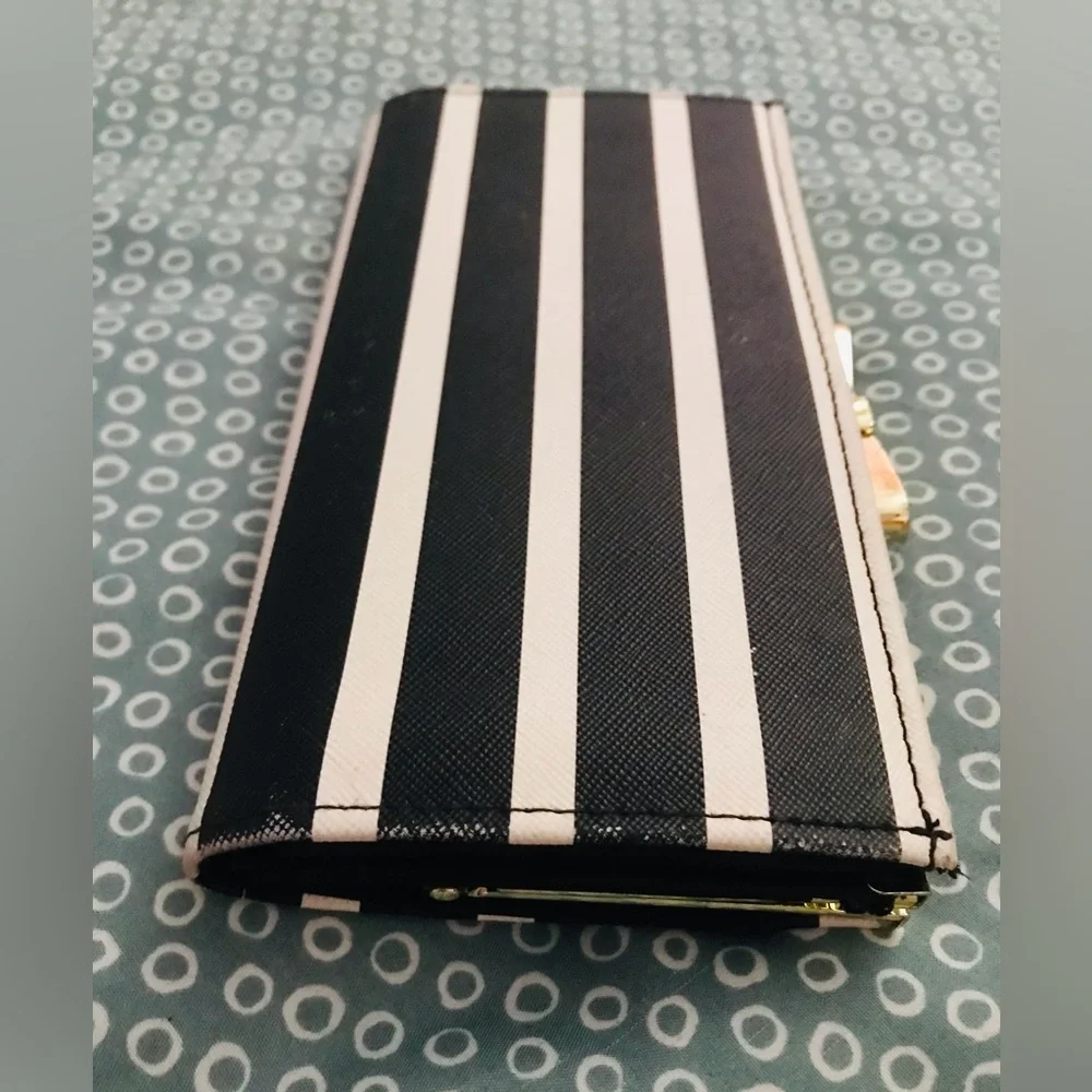 Wallet - Picture 4 of 8